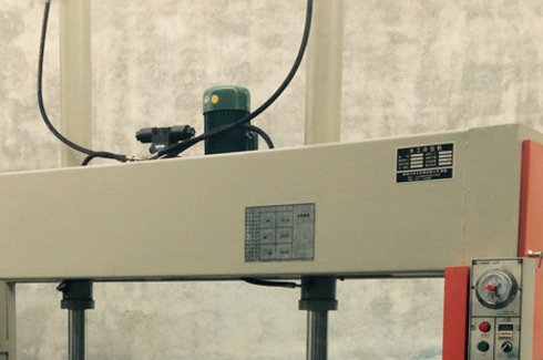 預(yù)壓機(jī) 預(yù)壓機(jī)