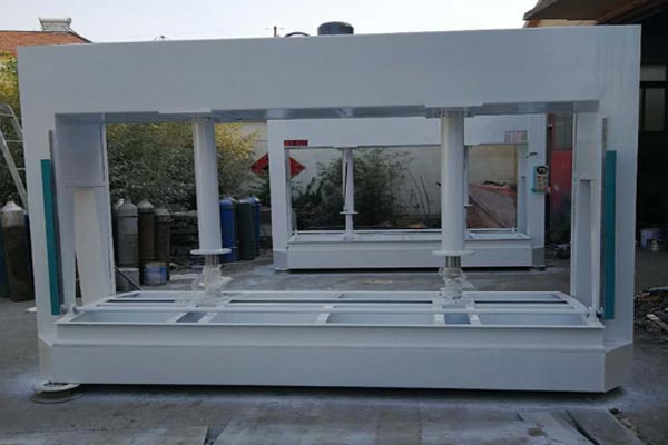 �A(y��)���C(j��)